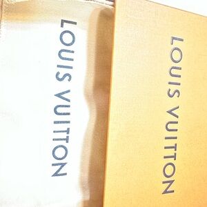 Louis Vuitton Sarah Wallet